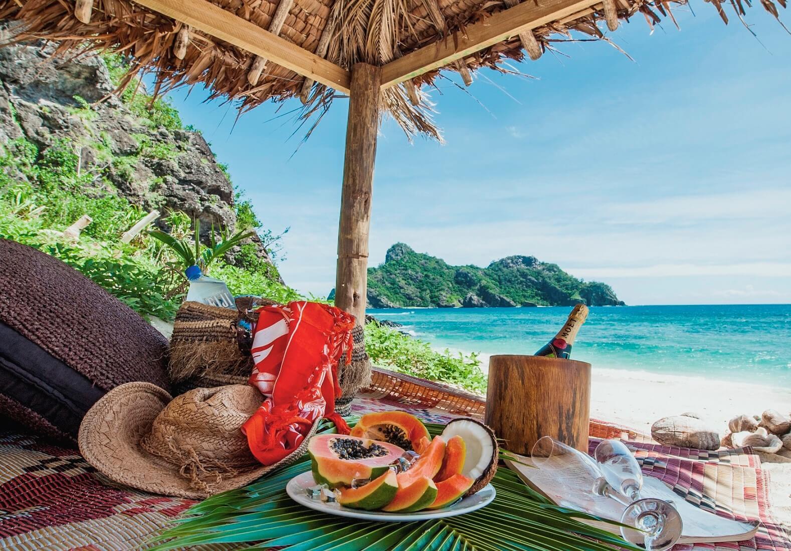 Travel detail. Токорики, Фиджи. Пикник на берегу моря. День рождения на тропическом острове. Пикник красивые фото.